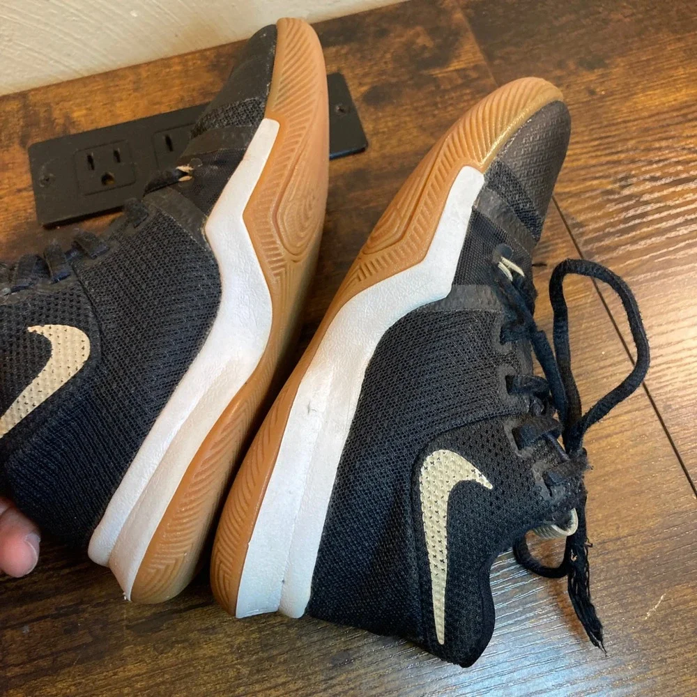 Nike Kyrie 3 III Kids Size 13C Boys Basketball Shoes Black Linen Tan Brown Gum